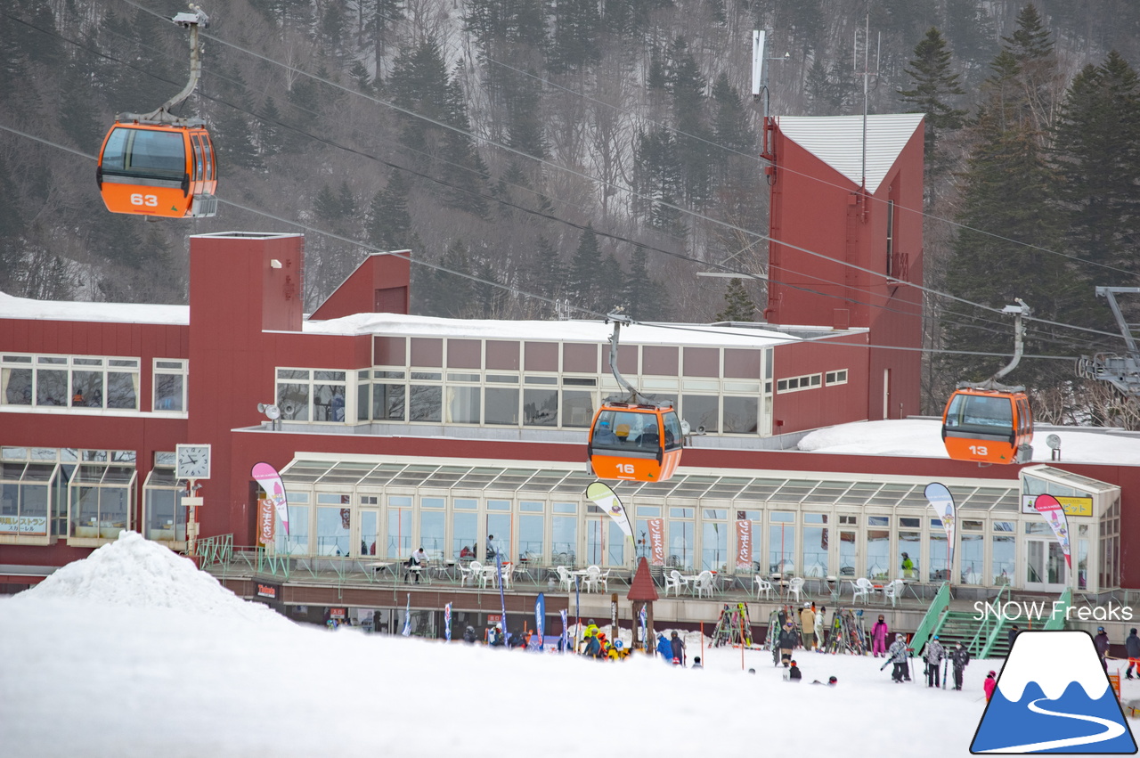 札幌国際スキー場｜山頂の積雪は、300cm！連日の春スキー＆スノーボード日和から一転、今日は冬が帰ってきました♪